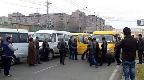 Armenia minibus drivers announce strike 